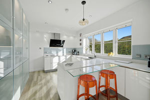 Breakfast kitchen- click for photo gallery